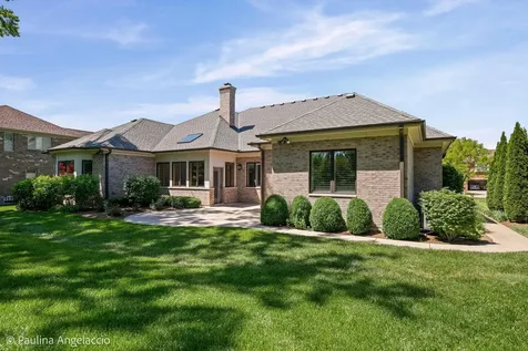 405 Fox Glove Lane Barrington IL 60010