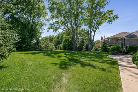 405 Fox Glove Lane Barrington IL 60010