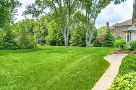 405 Fox Glove Lane Barrington IL 60010