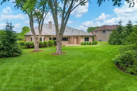 405 Fox Glove Lane Barrington IL 60010