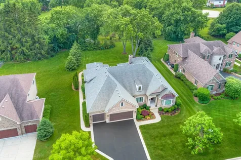 405 Fox Glove Lane Barrington IL 60010