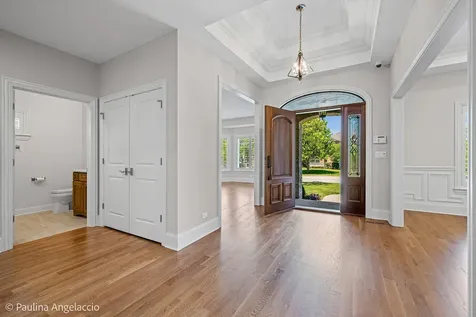 405 Fox Glove Lane Barrington IL 60010