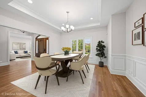 405 Fox Glove Lane Barrington IL 60010