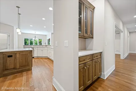 405 Fox Glove Lane Barrington IL 60010