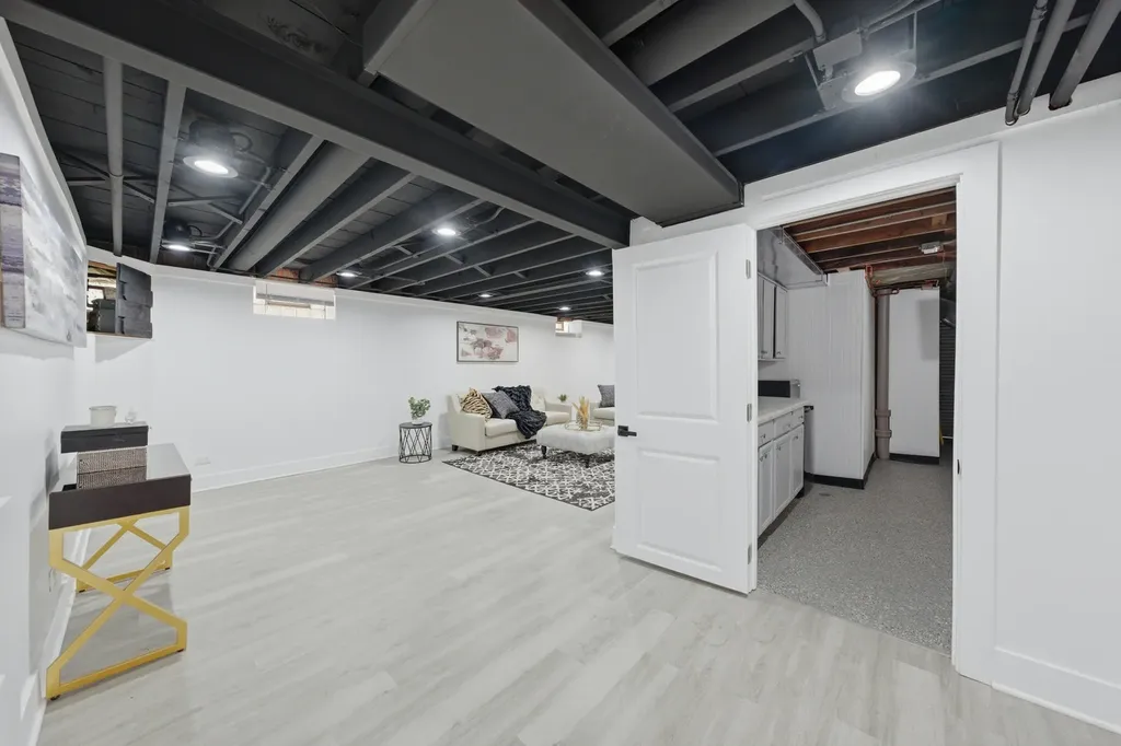 9417 South Lowe Avenue Chicago IL 60620