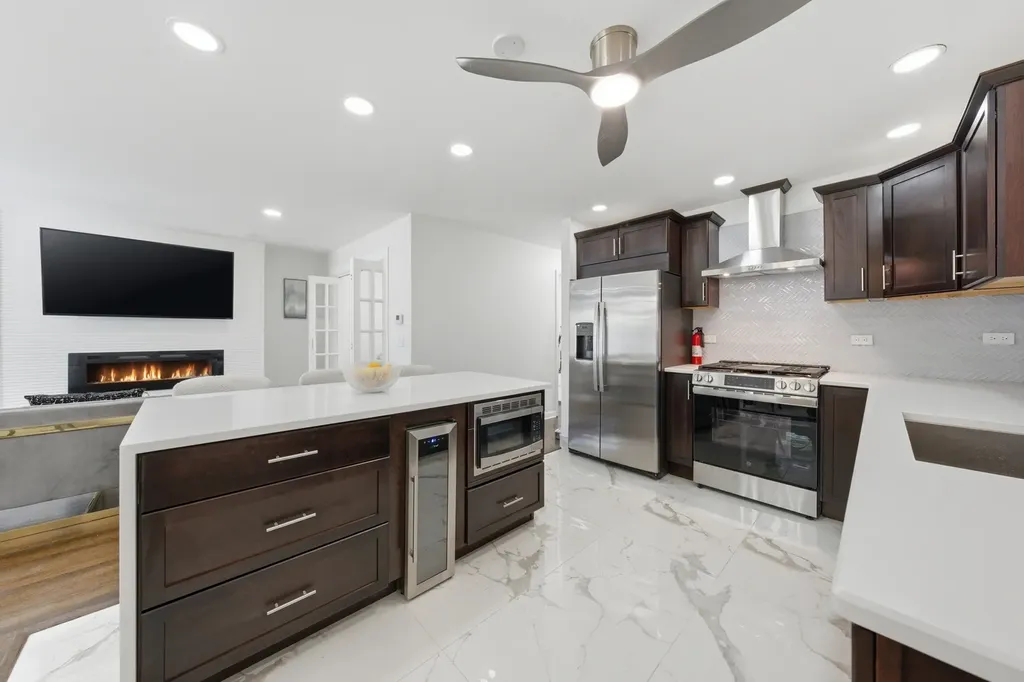 9417 South Lowe Avenue Chicago IL 60620