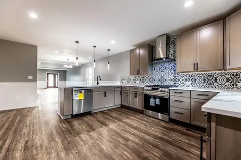 806 South 19th Avenue Maywood IL 60153