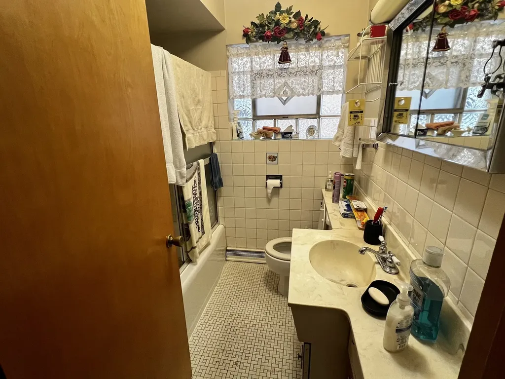 5552 North Major Avenue Chicago IL 60630