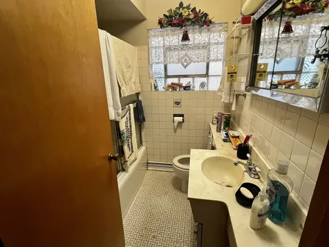 5552 North Major Avenue Chicago IL 60630