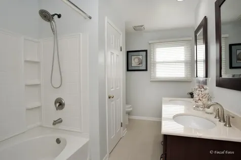 565 Concord Avenue South Elgin IL 60177