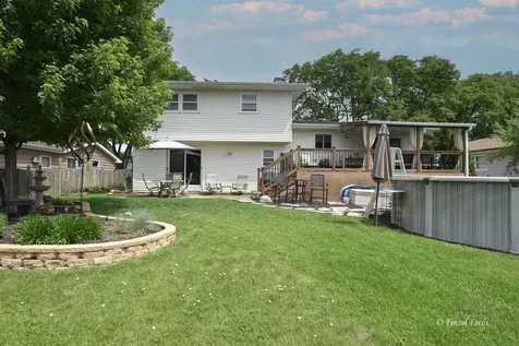 565 Concord Avenue South Elgin IL 60177