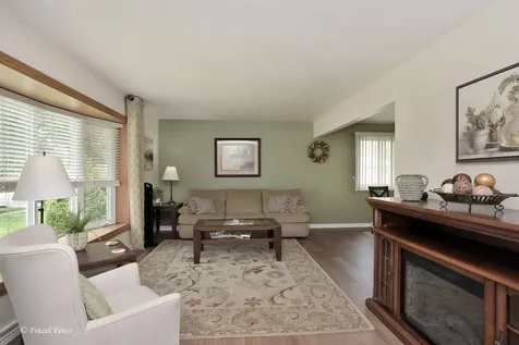565 Concord Avenue South Elgin IL 60177