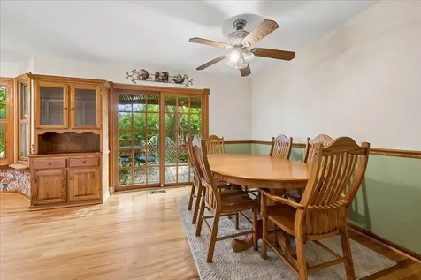 901 Portsmouth Drive Island Lake IL 60042