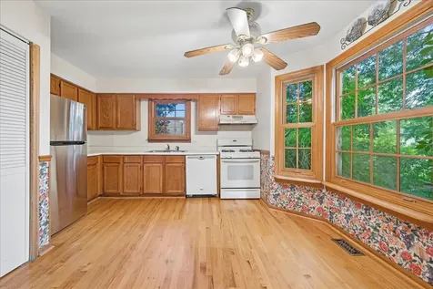 901 Portsmouth Drive Island Lake IL 60042