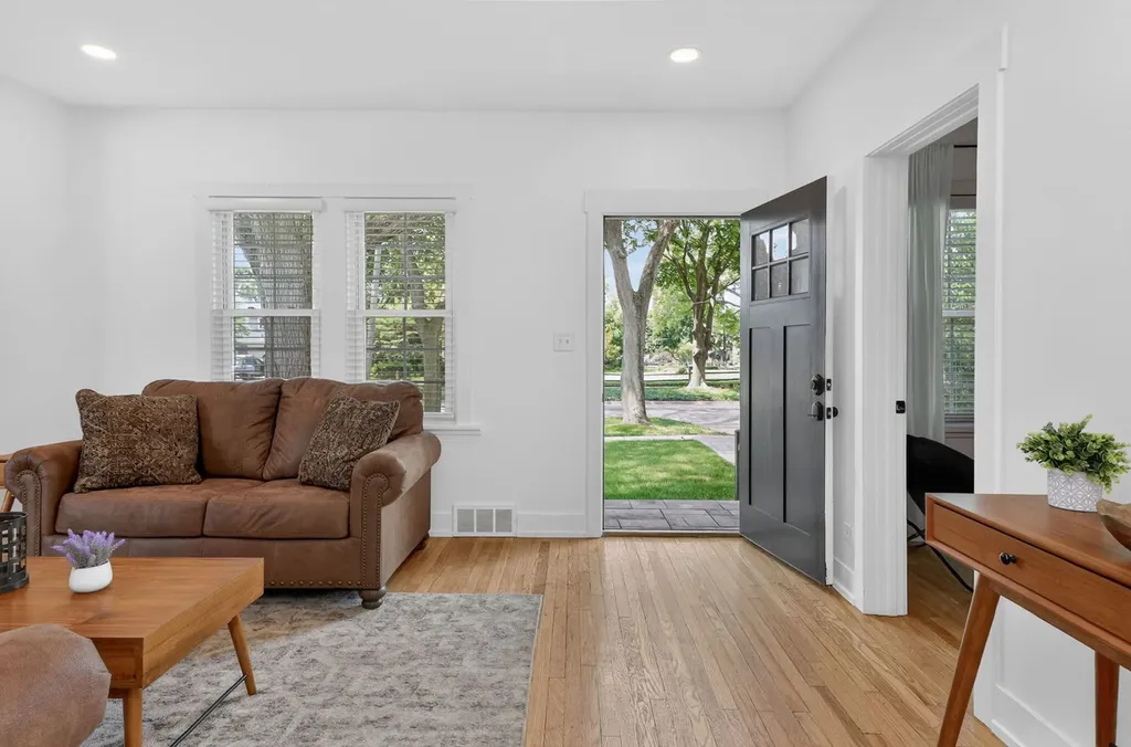 1123 Santa Rosa Avenue Wheaton IL 60187