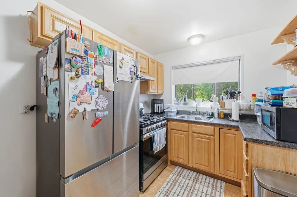 6031 North Damen Avenue Chicago IL 60659