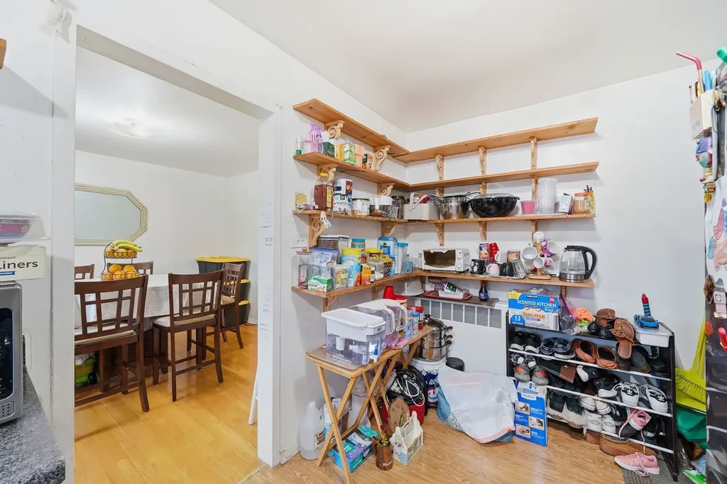 6031 North Damen Avenue Chicago IL 60659
