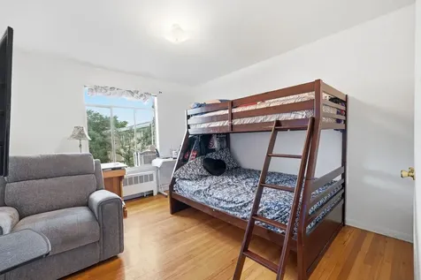 6031 North Damen Avenue Chicago IL 60659