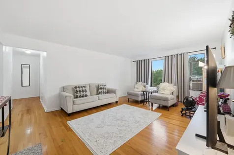 6031 North Damen Avenue Chicago IL 60659
