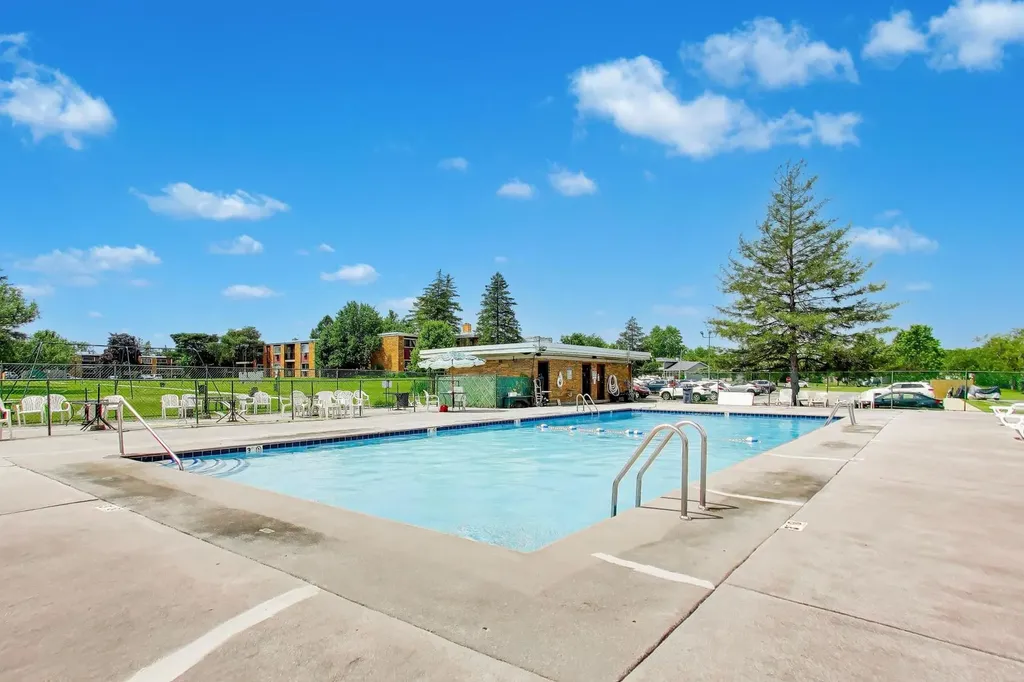 1313 South Rebecca Road Lombard IL 60148