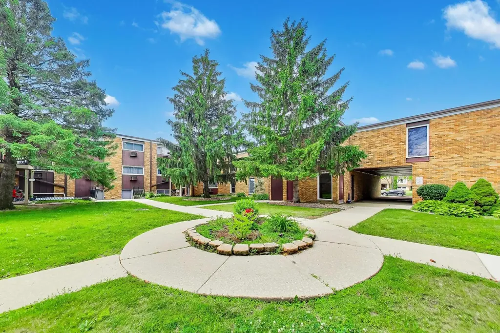 1313 South Rebecca Road Lombard IL 60148