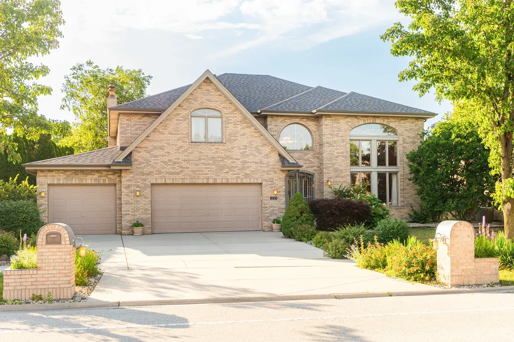 1233 Covington Drive Lemont IL 60439