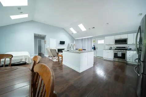 1704 Maple Avenue Northbrook IL 60062