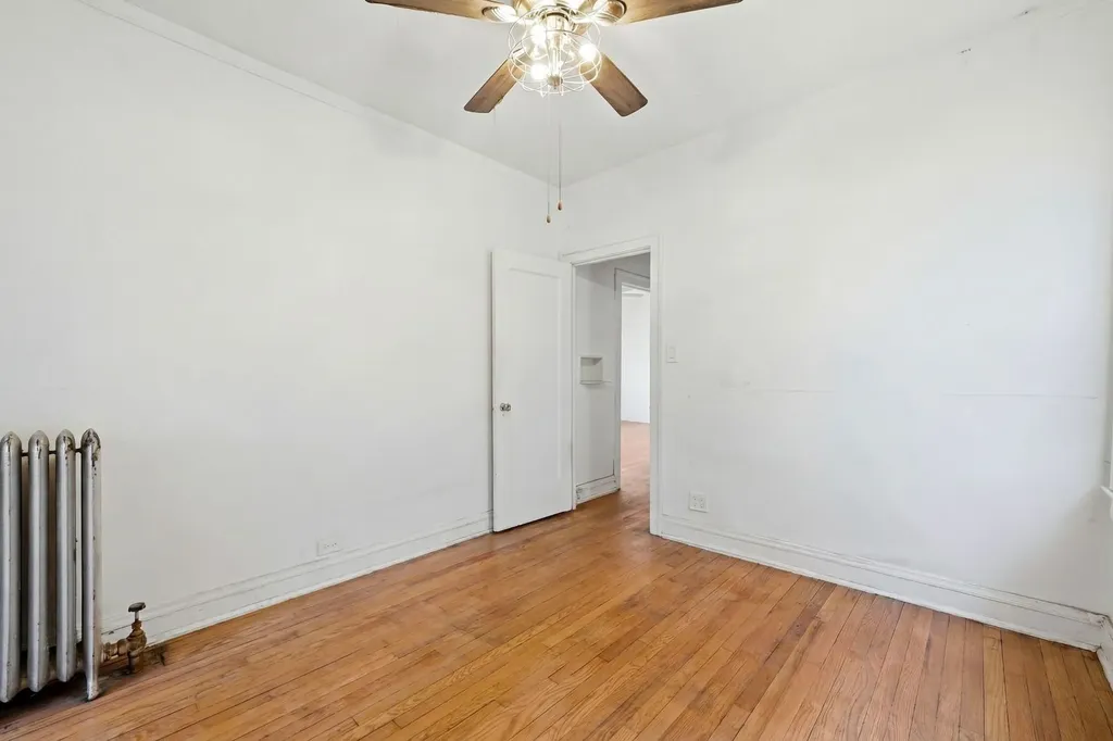 7806 South Cregier Avenue Chicago IL 60649