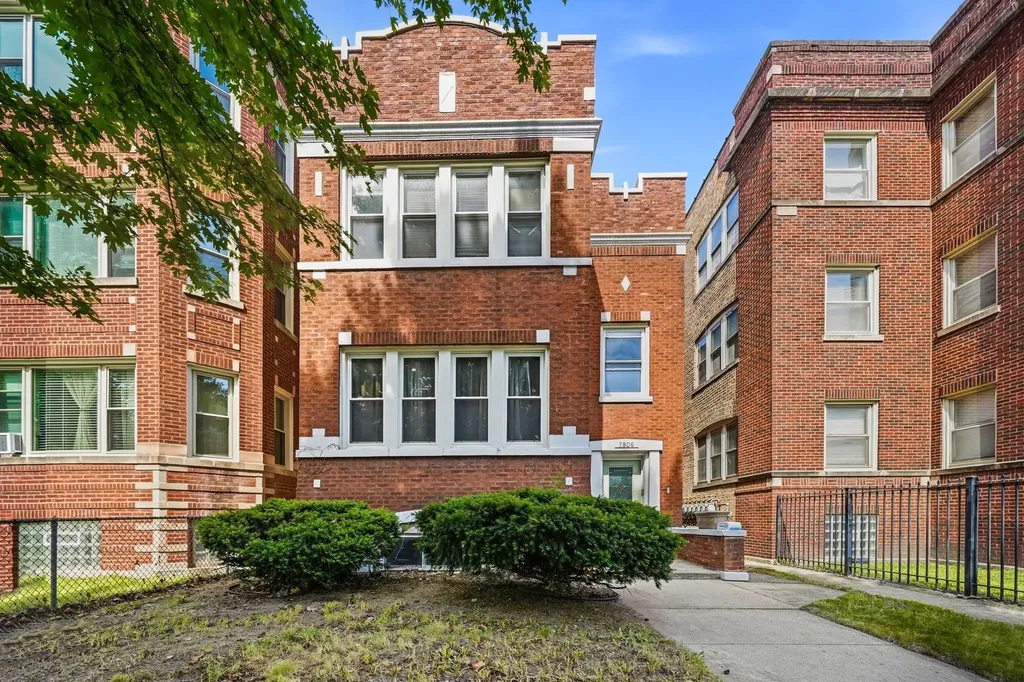 7806 South Cregier Avenue Chicago IL 60649