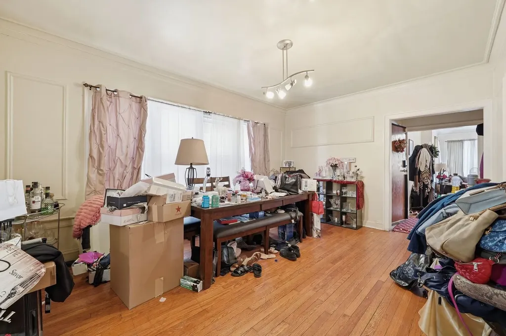 7806 South Cregier Avenue Chicago IL 60649