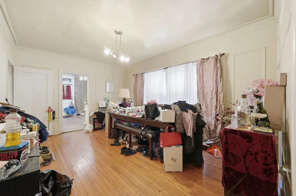 7806 South Cregier Avenue Chicago IL 60649