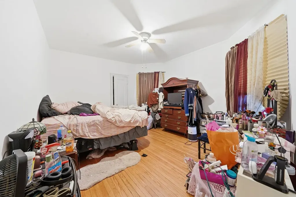 7806 South Cregier Avenue Chicago IL 60649