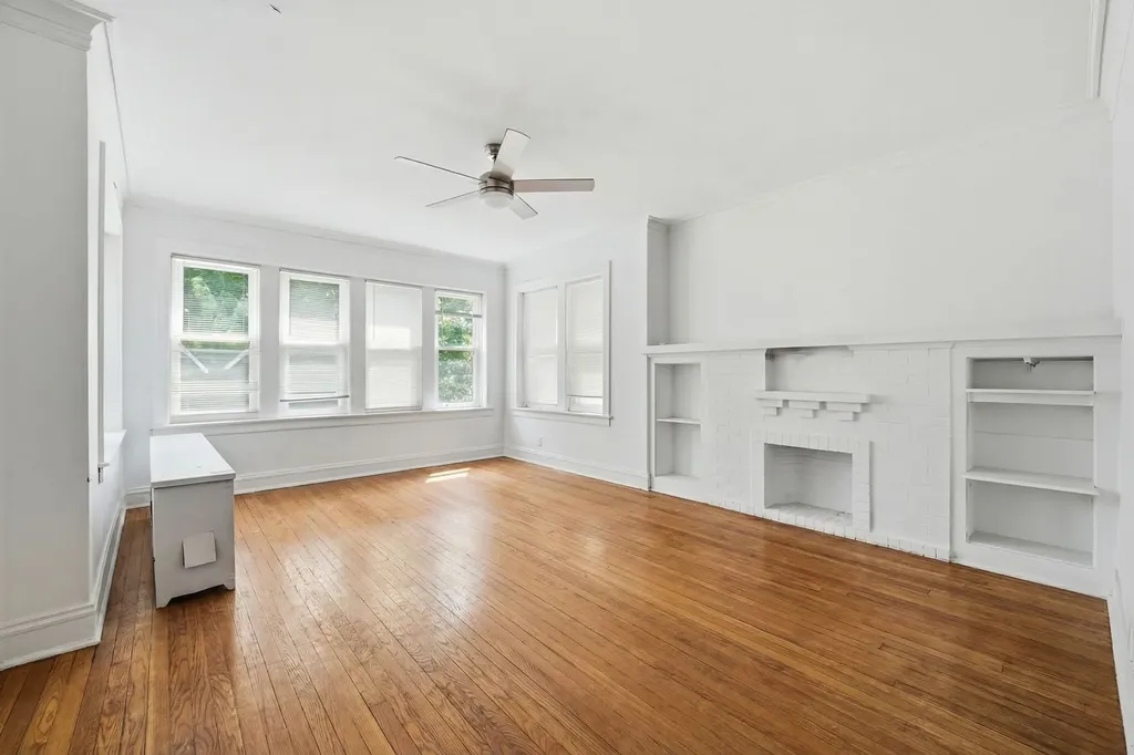 7806 South Cregier Avenue Chicago IL 60649