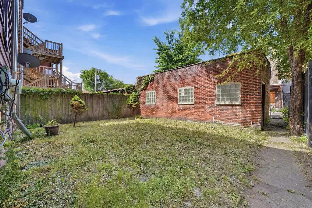7806 South Cregier Avenue Chicago IL 60649