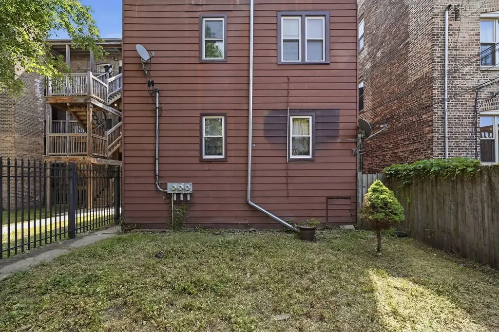 7806 South Cregier Avenue Chicago IL 60649