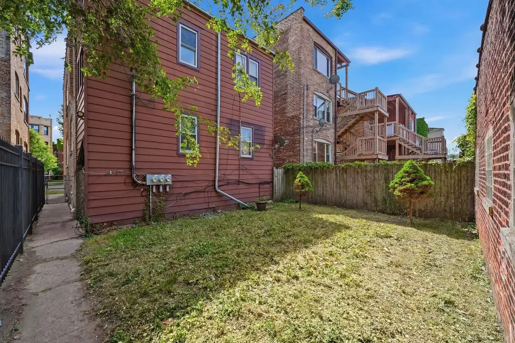 7806 South Cregier Avenue Chicago IL 60649