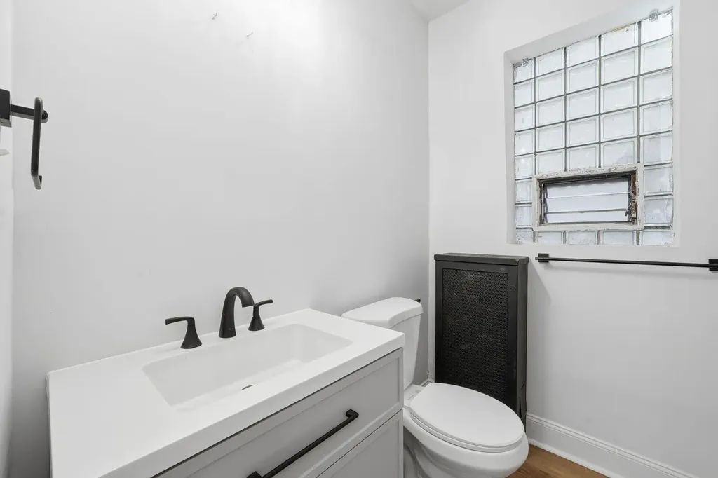 7806 South Cregier Avenue Chicago IL 60649