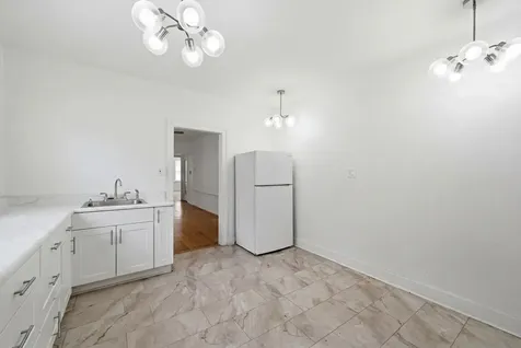 7806 South Cregier Avenue Chicago IL 60649