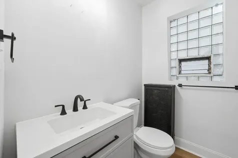 7806 South Cregier Avenue Chicago IL 60649