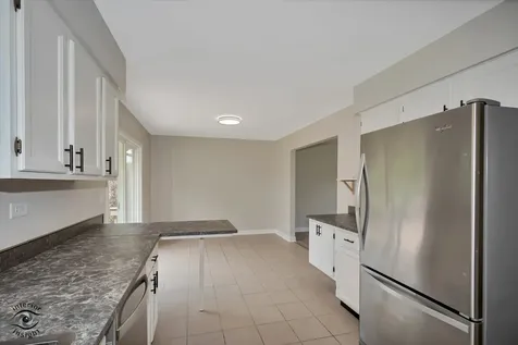 2n314 Euclid Avenue Glen Ellyn IL 60137