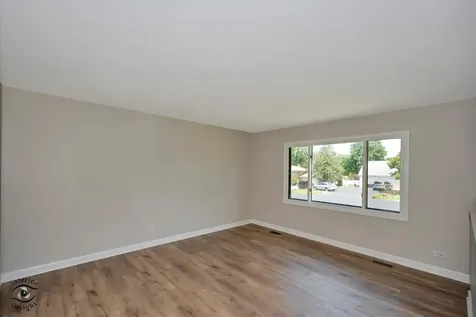 2n314 Euclid Avenue Glen Ellyn IL 60137