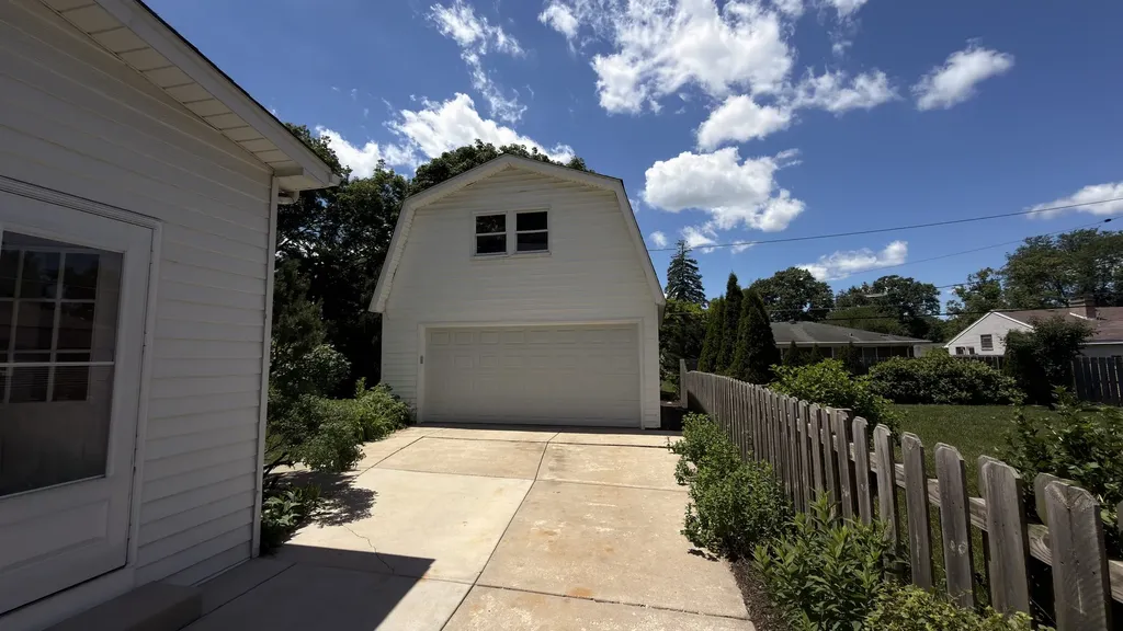 622 North President Street Wheaton IL 60187