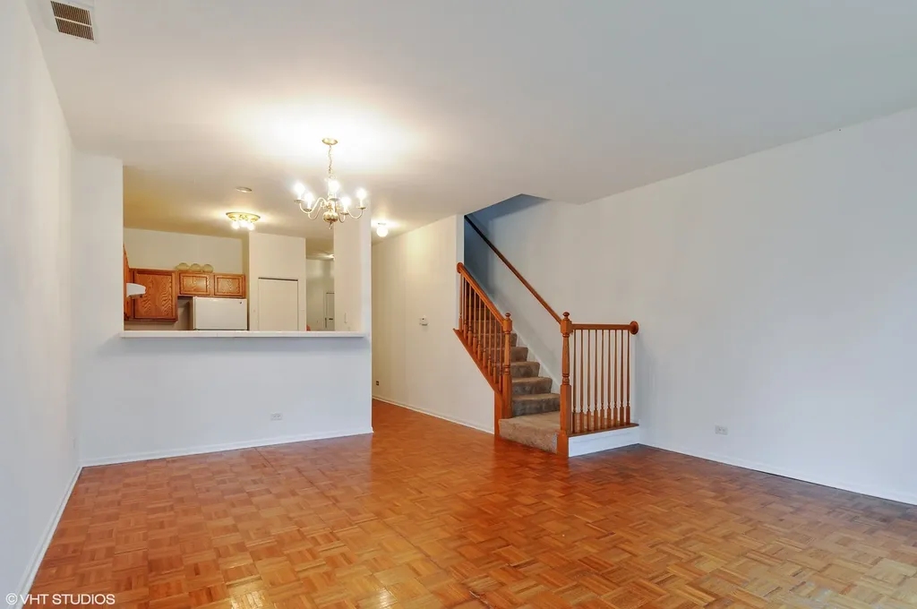 826 Genesee Drive Naperville IL 60563