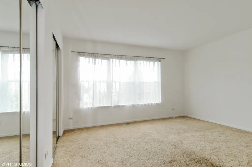 826 Genesee Drive Naperville IL 60563