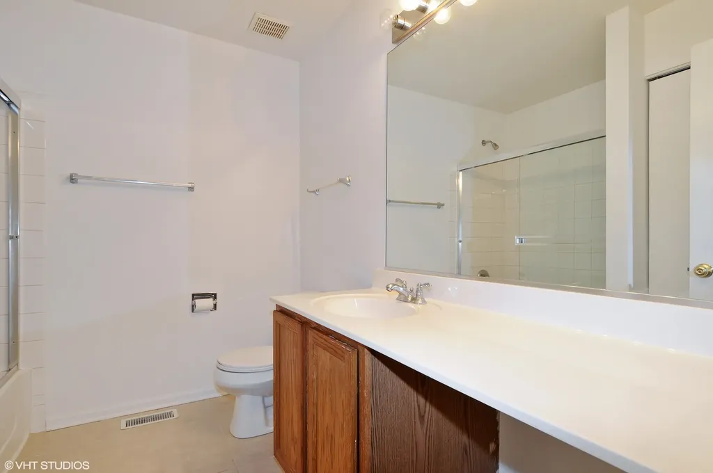 826 Genesee Drive Naperville IL 60563