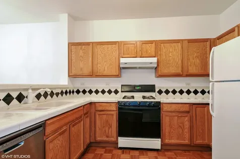 826 Genesee Drive Naperville IL 60563