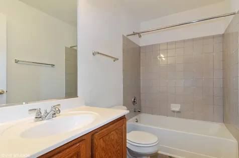 826 Genesee Drive Naperville IL 60563