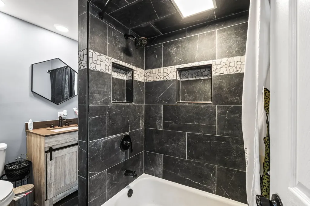3521 West 64th Street Chicago IL 60629