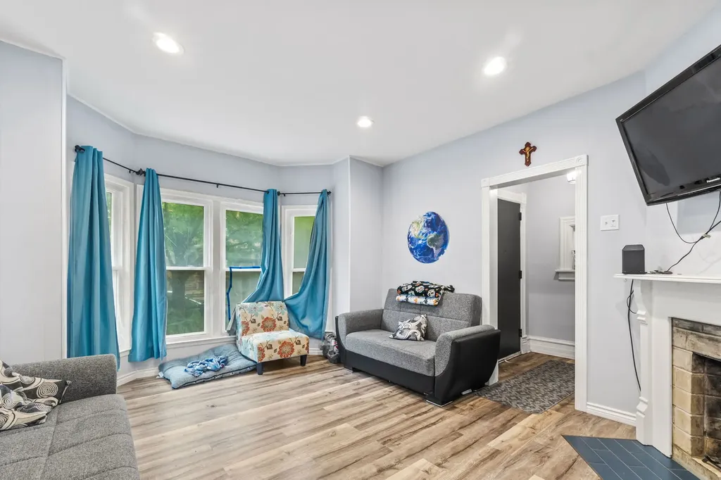 3521 West 64th Street Chicago IL 60629