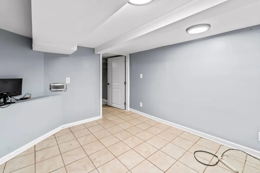 3521 West 64th Street Chicago IL 60629